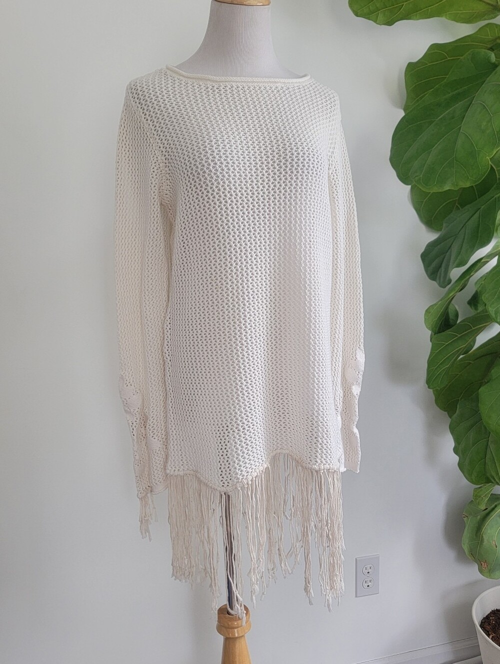 Boho Beach Crochet Knit Tassel Cover Up Top Sweater White Cream Fringe Size S/M